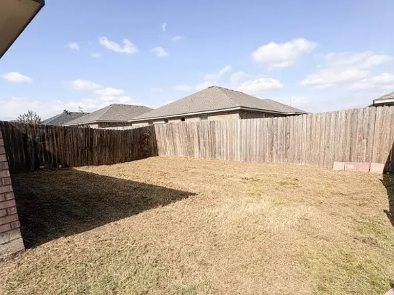 614 Karey Dr #B — Photo 16