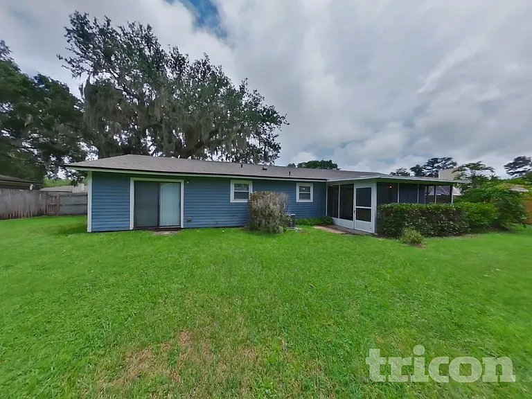 554 Peregrine Ct — Photo 18