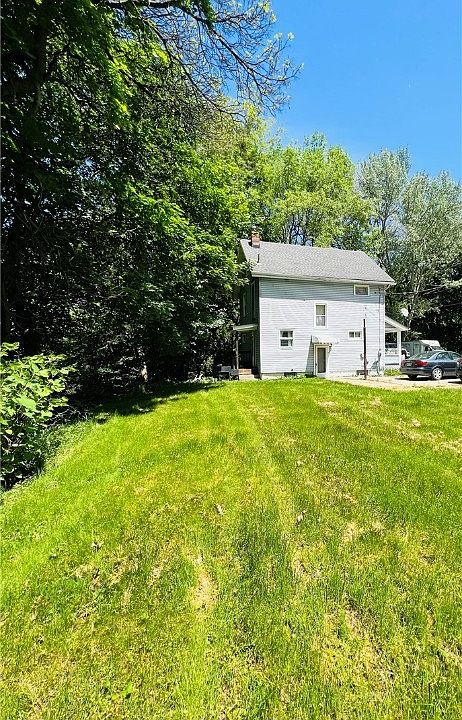 2nd image of 5 Howard Ct