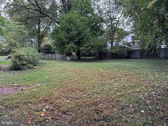 2nd image of 2315 Great Falls St