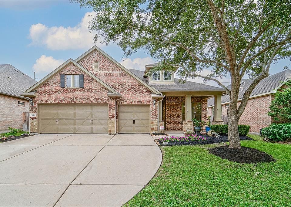 1st image of 426 Cascade Oaks Lane