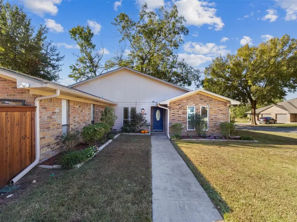 3233 Ellen Dr, Commerce, TX 75428