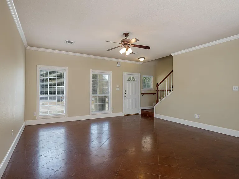 3719 Holick Ln — Photo 6