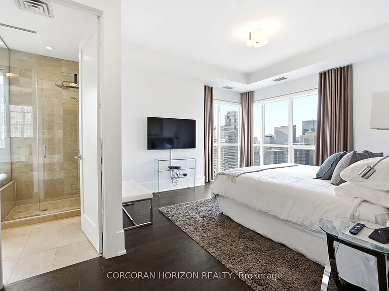 300 Front St W #4403 — Photo 16