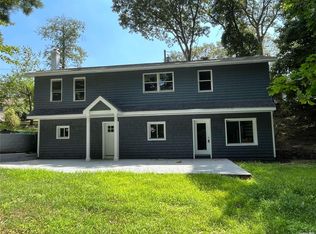 16 Birch Ln, Wading River, NY 11792