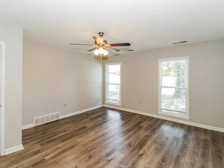 8631 Debbie Kay Ln — Photo 11