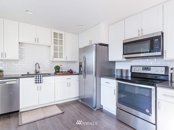 5th image of 4307 S 49th St #B