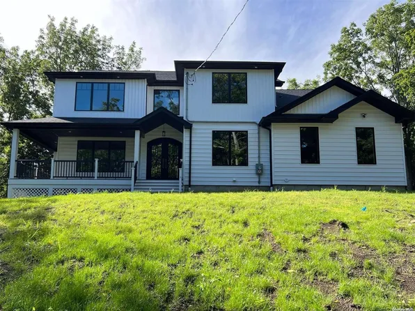 2 Campus Drive, East Setauket, NY 11733