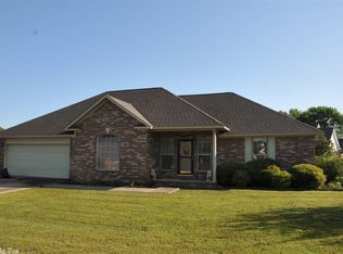 2100 Daniel Dr, Searcy, AR 72143