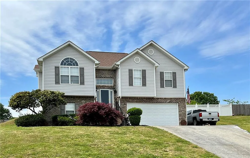 155 Chelcy Dr SE photo 1