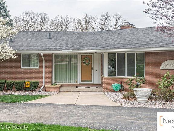 2nd image of 35666 Castlemeadow Dr