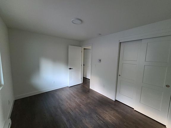 Secondary bedroom/office