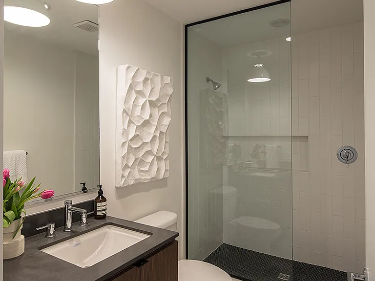 The Julian Apartments — Photo 7