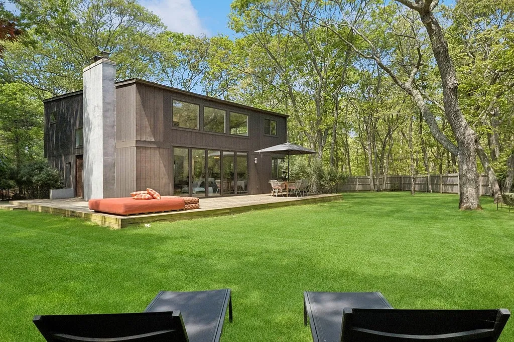 Modern Hamptons Retreat — Photo 3
