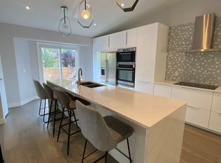 14 Farmingdale Blvd, Winnipeg, MB R3P2G4