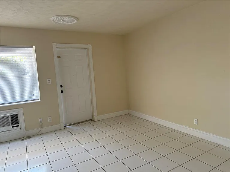 1219 NE 14th Ave #4 — Photo 15
