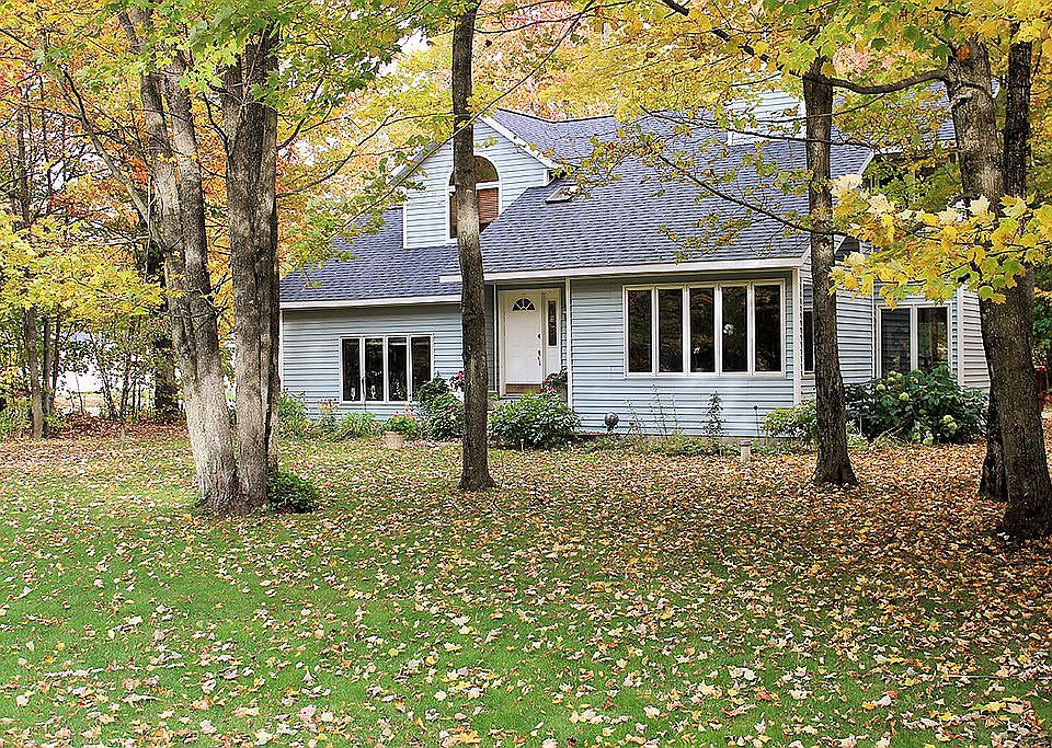 1st image of 6375 Hillcrest Dr