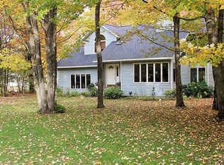 6375 Hillcrest Dr, Manistique, MI 49854