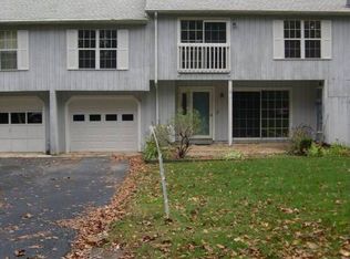 6 Toboggan Run Dr, Wellsville, PA 17365