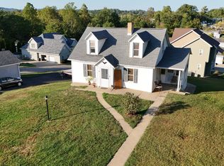 2290 Kingmont Rd, Fairmont, WV 26554