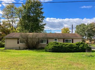 6247 Love Warner Rd, Cortland, OH 44410