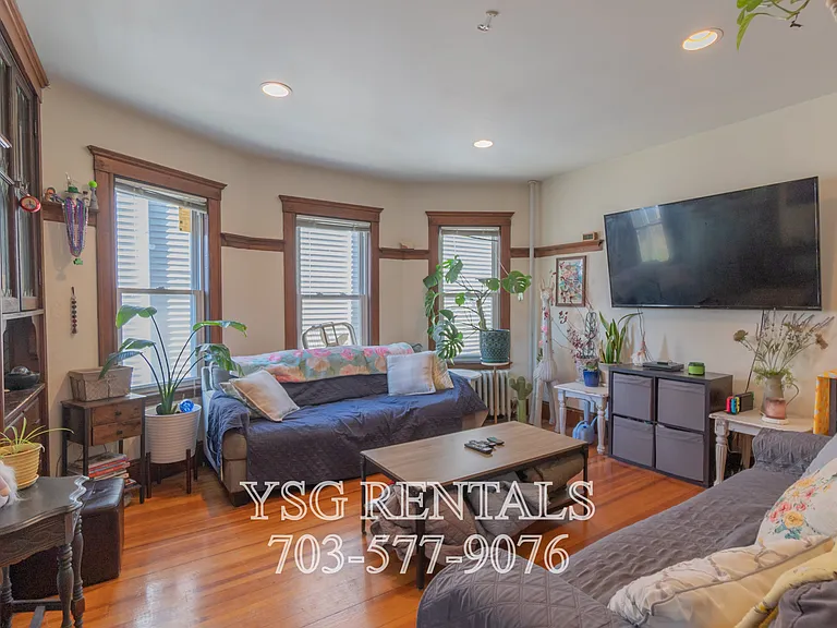 40 Easton St #1 — Photo 2