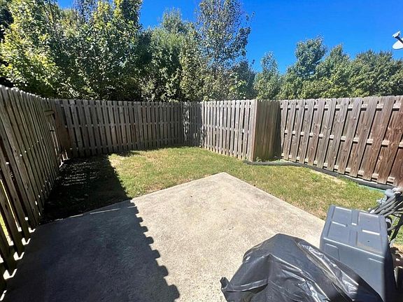 3rd image of 756 Garbrooke Dr