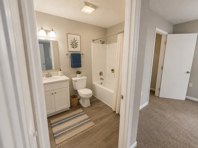 Summerdale Apartments — Photo 15
