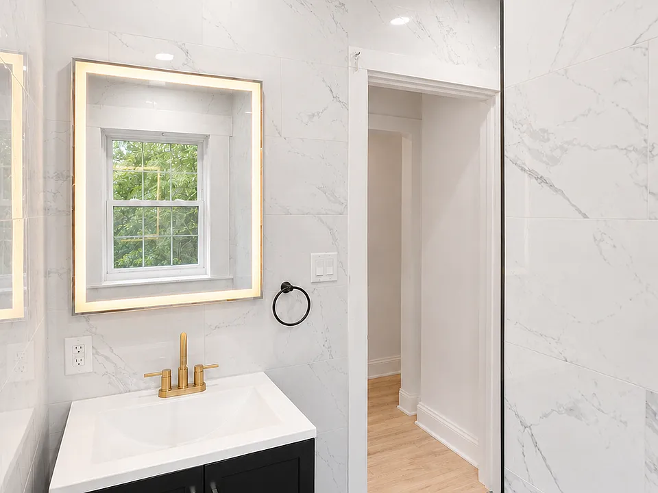 Recently remodeled bathrooms porcelain tile bathrooms!
