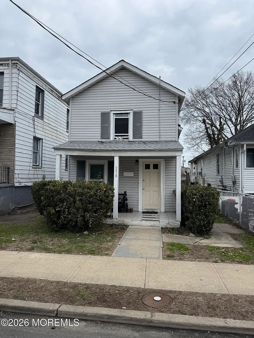 258 Fisher Avenue photo 1