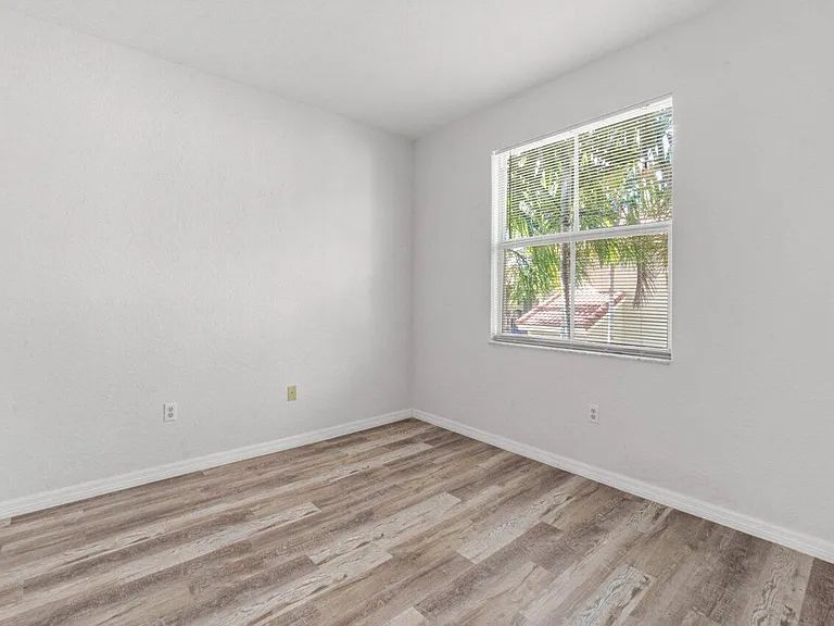 406 Lake Monterey Cir — Photo 16