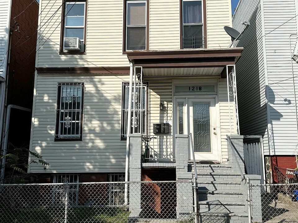 1st image of 1218 13th St Floor 2
