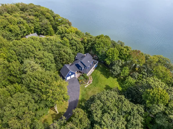 36 Goose Cove Lane, Freeport, ME 04032