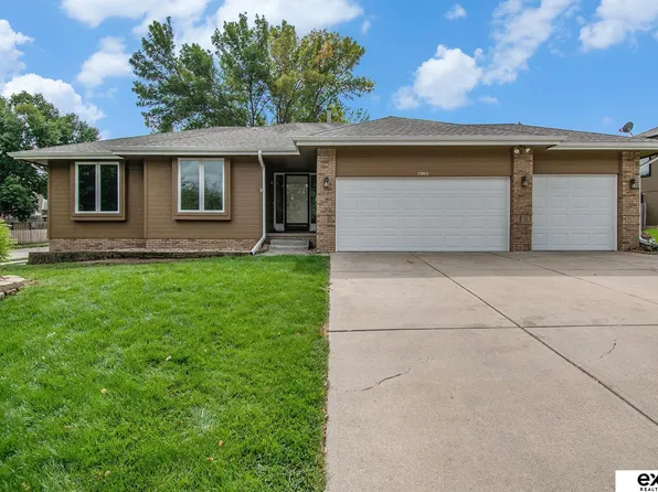 17005 Holmes Cir, Omaha, NE 68135