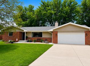 1334 Meadow Ln, York, NE 68467