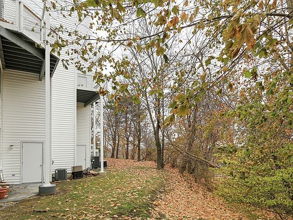 CT6GOLDENHIL-003_04132016