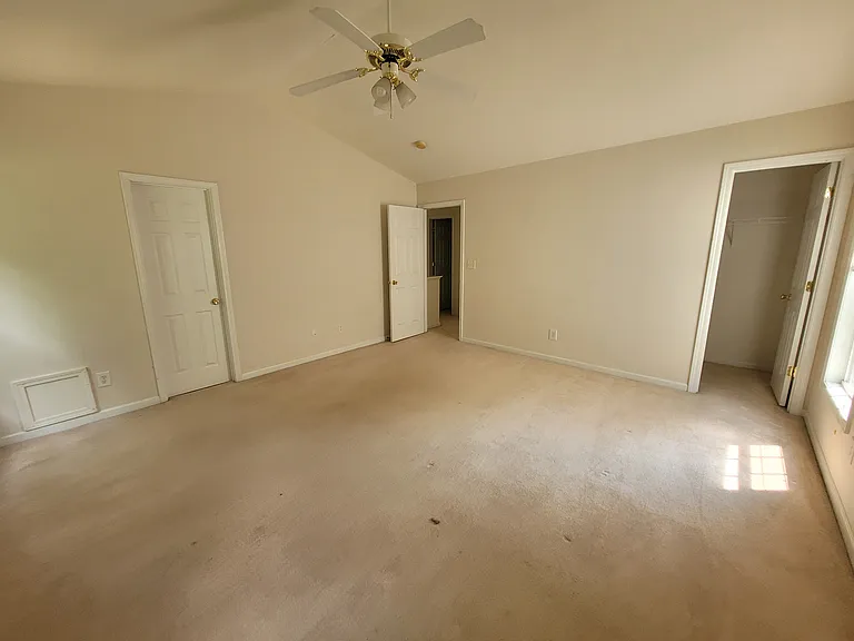 12 Bridgeport Dr — Photo 31