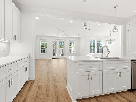 4th image of 189 Windrow Way
