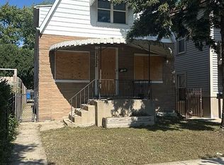 5232 W Strong St, Chicago, IL 60630