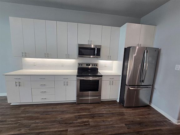 3rd image of 4902 Paradigm Ln