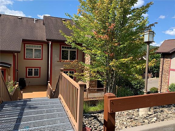 2nd image of 11 Mountainview Upper