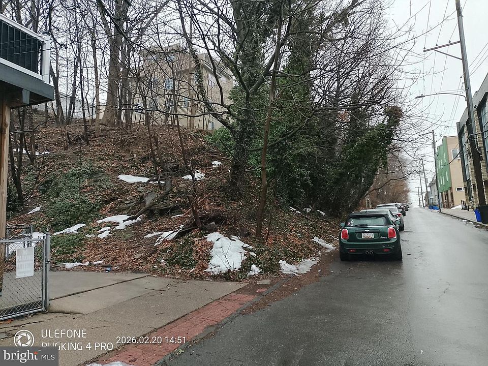 2nd image of 4589 Silverwood St