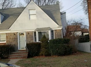 55 E Saint Marks Pl, Valley Stream, NY 11580