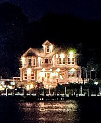 4th image of 2 River Dr