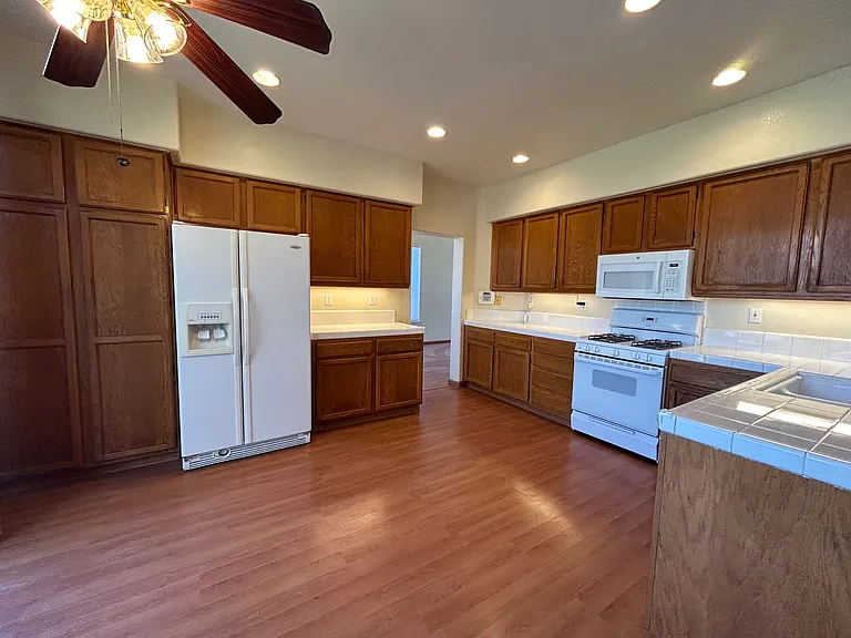 4804 Snowmass Peak Ct — Photo 2