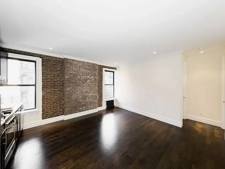 170 W 83rd St #4E — Photo 2