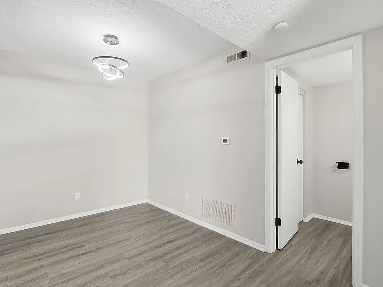 The Eclipse Apartment Homes — Photo 9