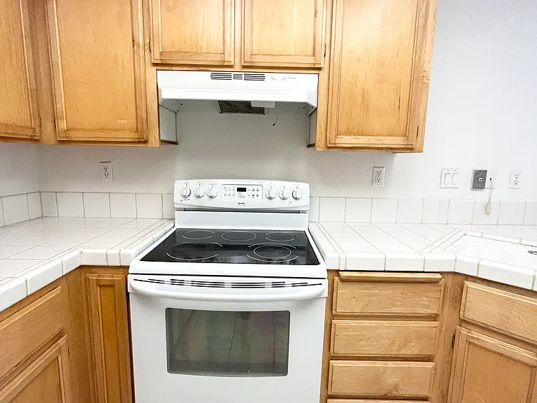 2527 Baywood Way — Photo 8