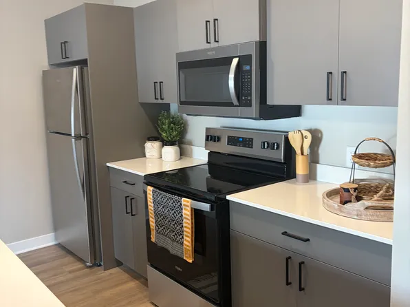 Midvilla Apartments