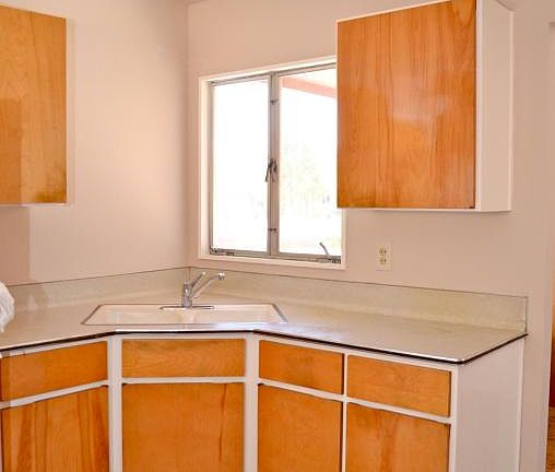 5th image of 4705 Delamar Ave NE